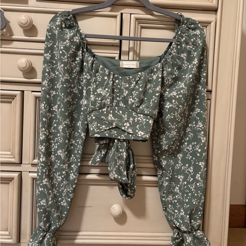 Altard state crop Floral Green Women's Top